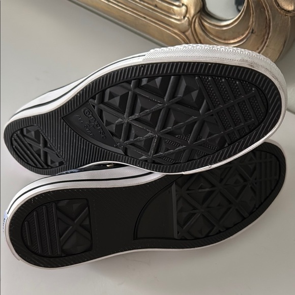 Converse Chuck Taylor Allstar Low Disney Frozen 2 Sneakers - Picture 11 of 11